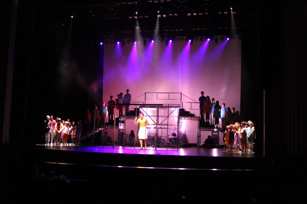 Joseph and the Amazing Technicolor Dreamcoat - wide stage shot