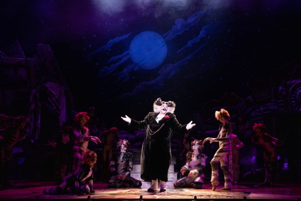 John Anker Bow As Bustopher Jones And The Company Of The 2021 2022 National Tour Of Cats (photo By Matthew Murphy, Murphymade)