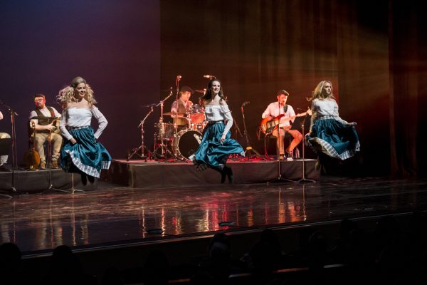 irish dancing on stage