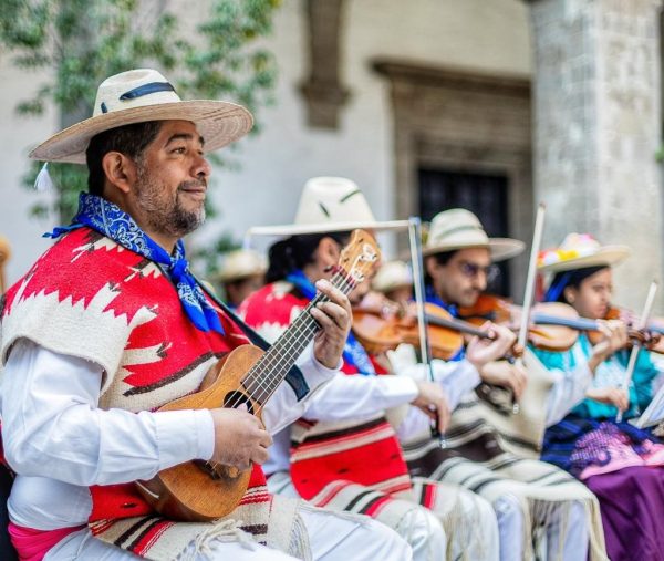 orchestra folclorica