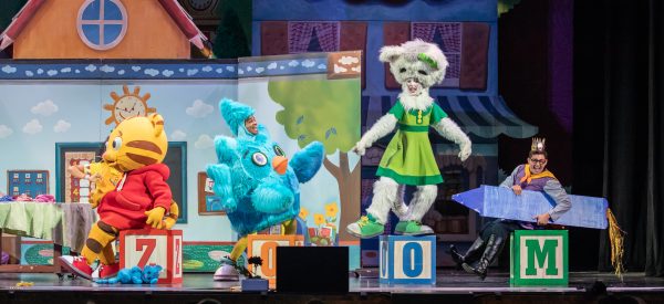 daniel tiger stage photo