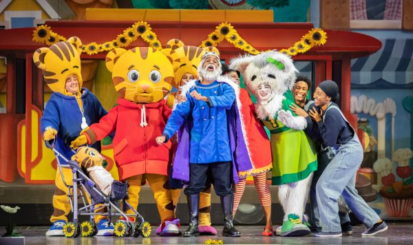 daniel tiger stage photo