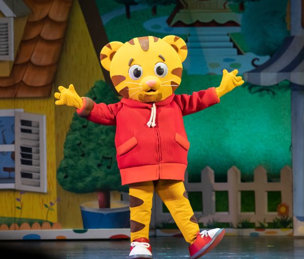 daniel tiger stage photo