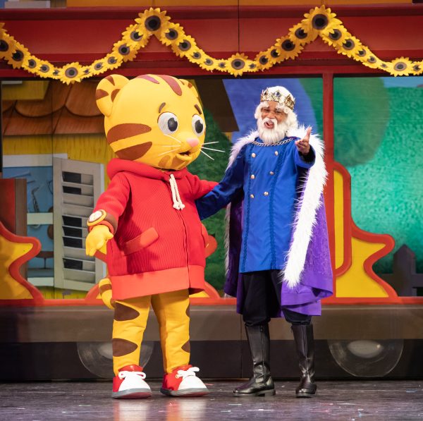 daniel tiger stage photo