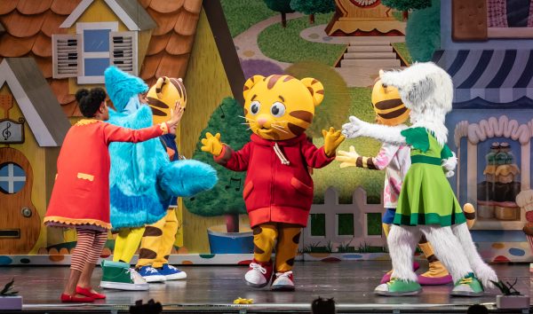 daniel tiger stage photo