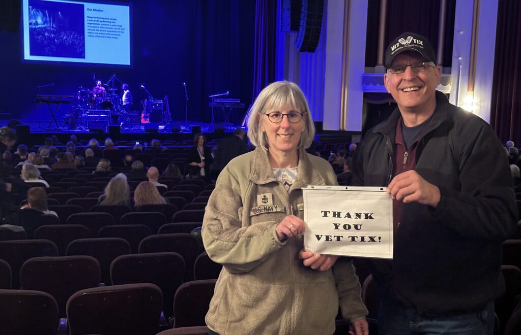 Avo and Helene thank VetTix at Legends of Country Rock