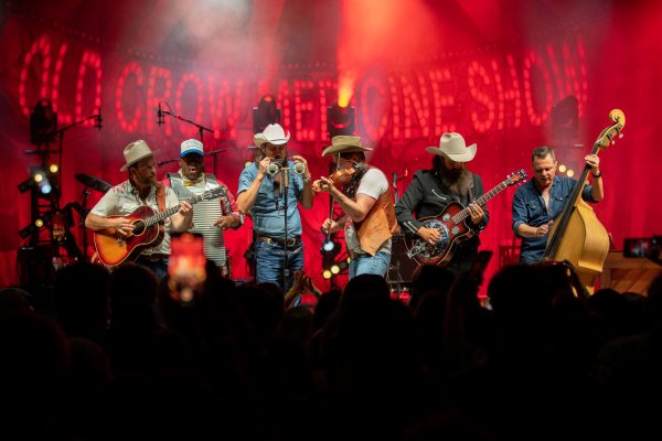 Old Crow Medicine Show live on stage, Ocms Live Credit Brooke Stevens